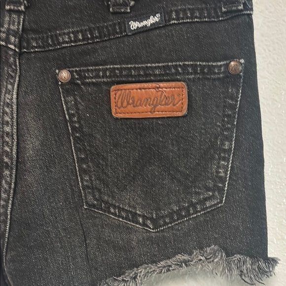 Wrangler Women's Dark Denim Jean Shorts - Picture 7 of 11